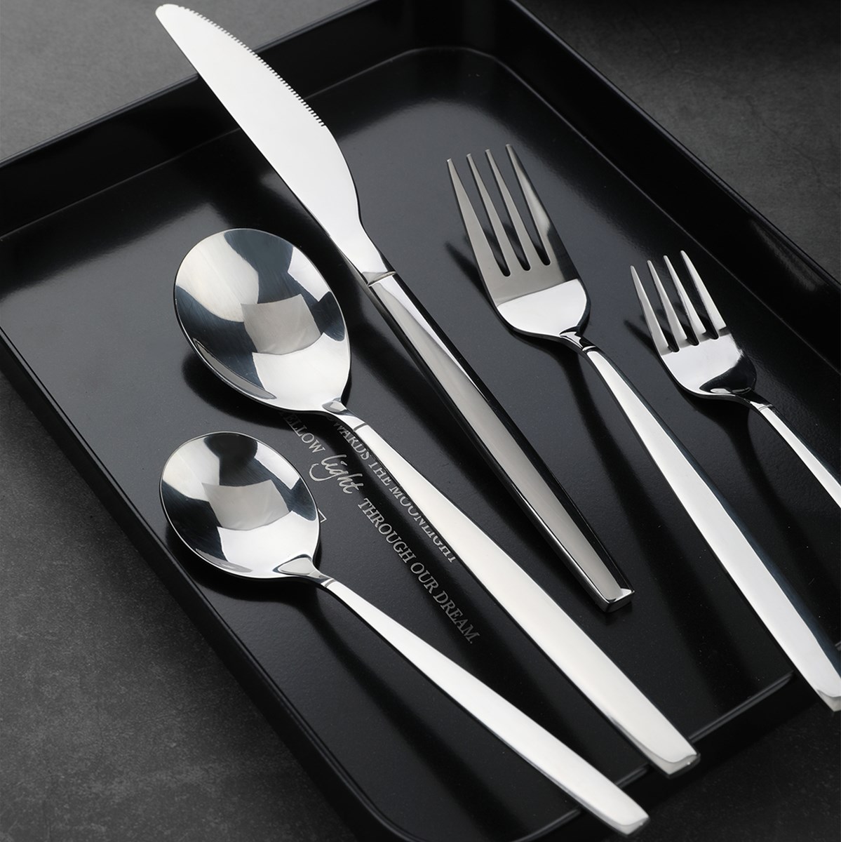How to maintain stainless steel tableware